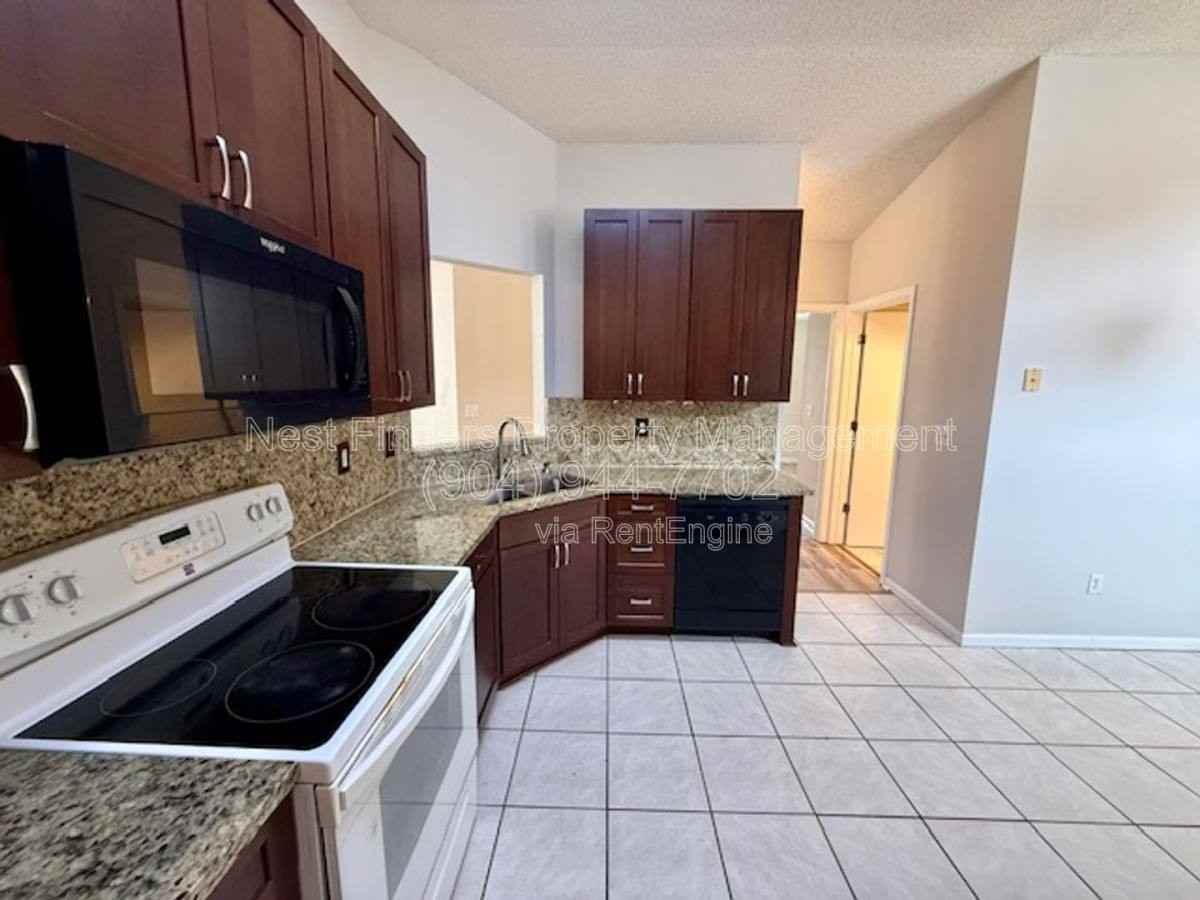 12344 Sondra Cove Trl N - Photo 3 of 10