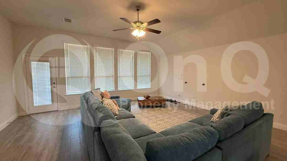 11016 Silver Falls Ct - Photo 3 of 10