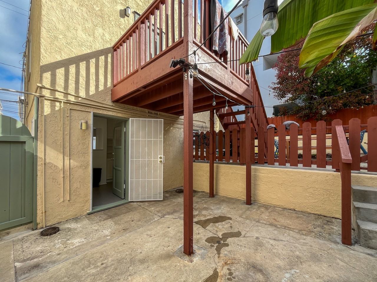 208 38th Pl - Photo 3 of 20