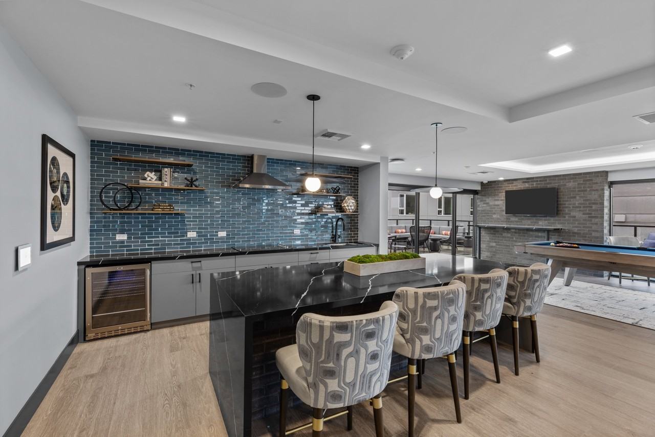 Gridline - Photo 2 of 49