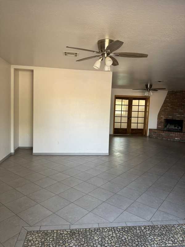 2923 W Rose Ln - Photo 3 of 20