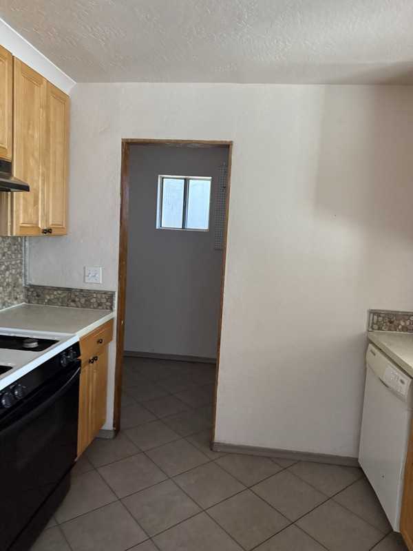 2923 W Rose Ln - Photo 5 of 20