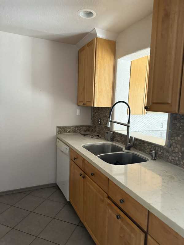 2923 W Rose Ln - Photo 6 of 20