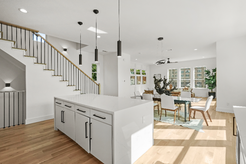 1404 Hamburg St - Photo 7 of 20