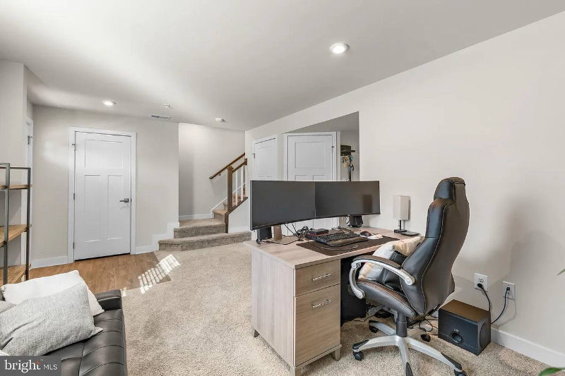 9020 Armstrong Ln - Photo 2 of 20