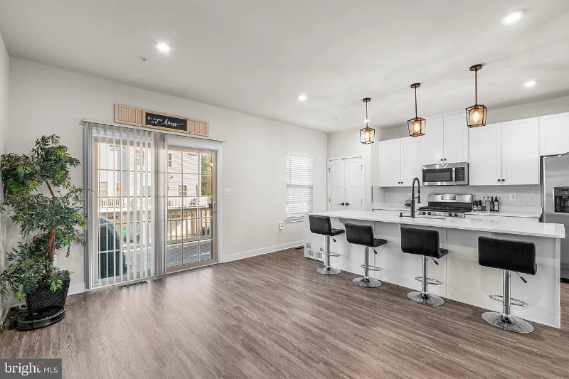 9020 Armstrong Ln - Photo 5 of 20