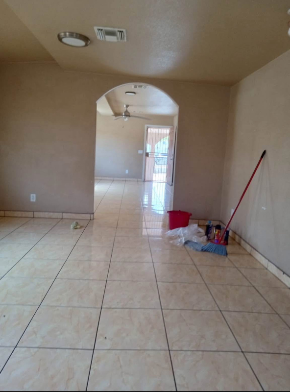 2308 E Garfield St #2308 - Photo 3 of 9