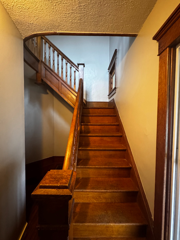 311 1/2 S Main St - Photo 4 of 18