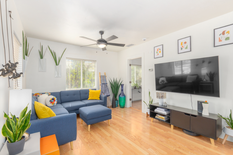 3832 N 9th St - Photo 4 of 10