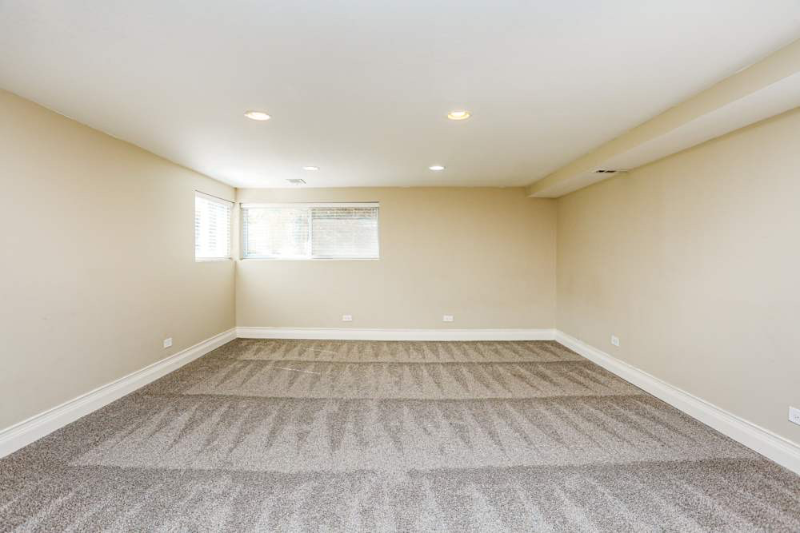 35 Pamela Dr - Photo 5 of 12