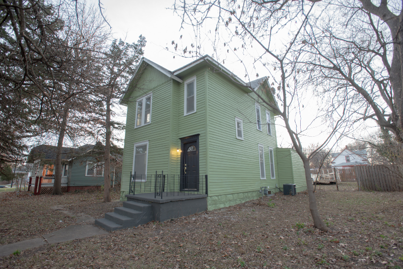 1185 Sw Macvicar Ave - Photo 4 of 20