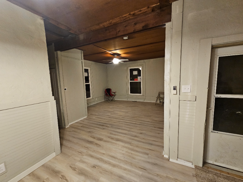 1621 Indiana Ave - Photo 6 of 11