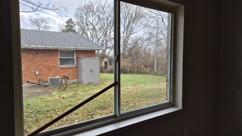 1118 Crocus Dr Apt B #B - Photo 2 of 4