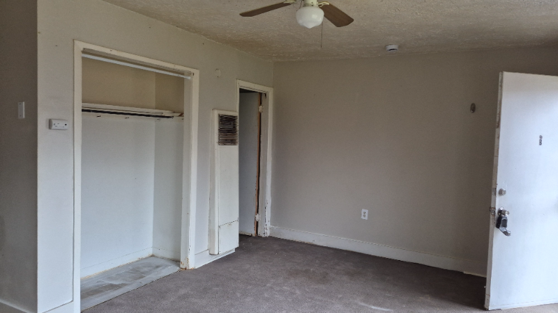 1118 Crocus Dr Apt B #B - Photo 4 of 4