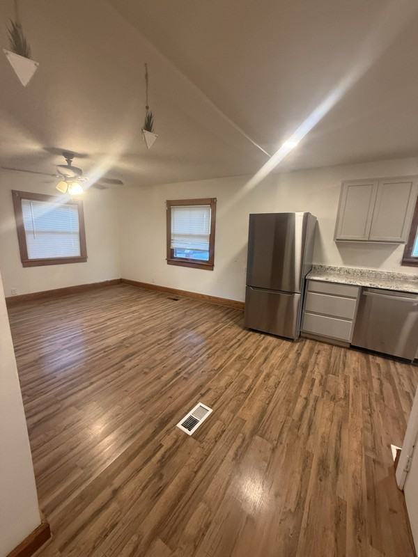 536 N 15th St - Photo 3 of 9