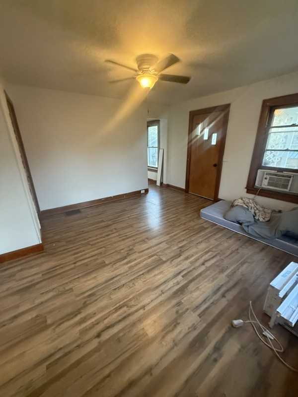 536 N 15th St - Photo 6 of 9