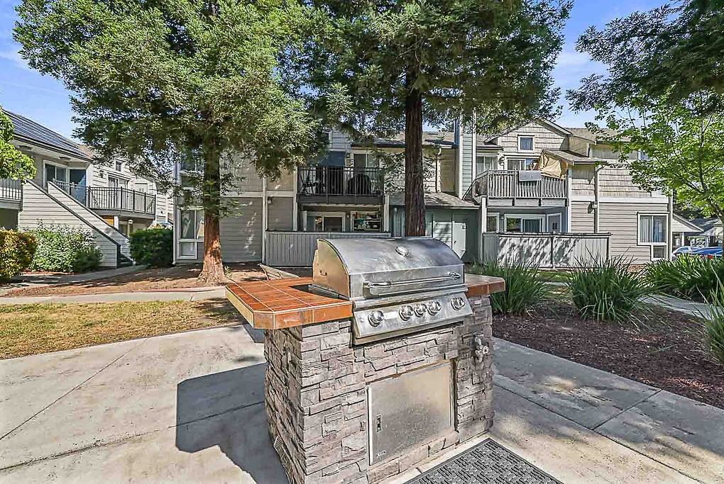 Bridgeport - Photo 6 of 36