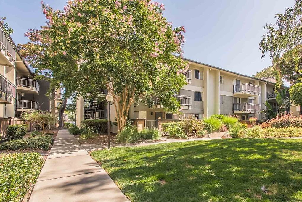 The Montclaire - Photo 7 of 48