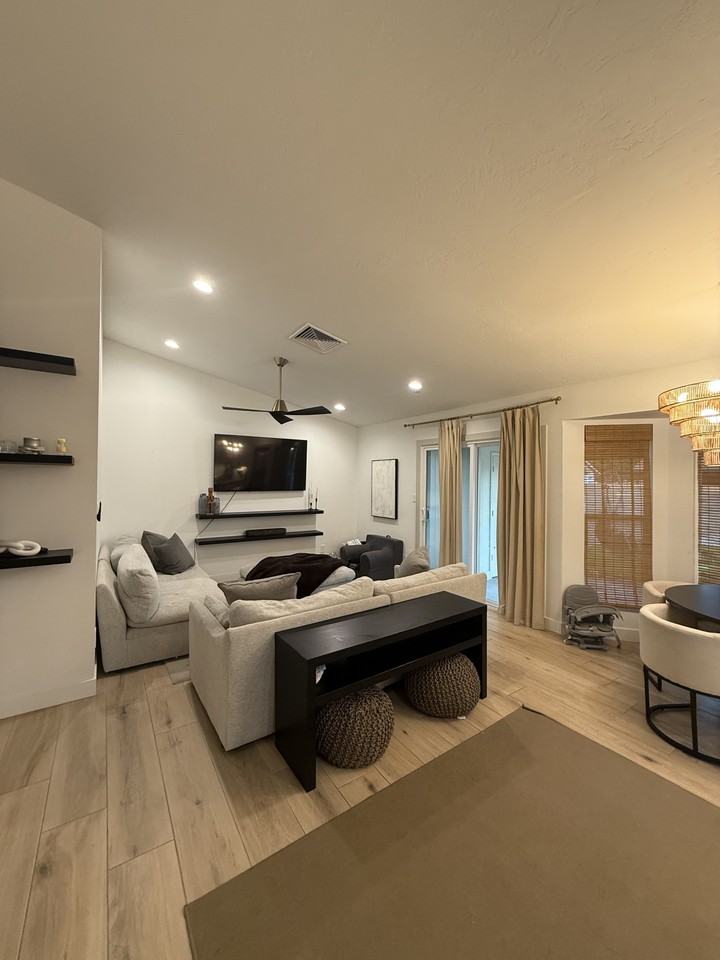 948 E Grandview St #NA - Photo 4 of 15