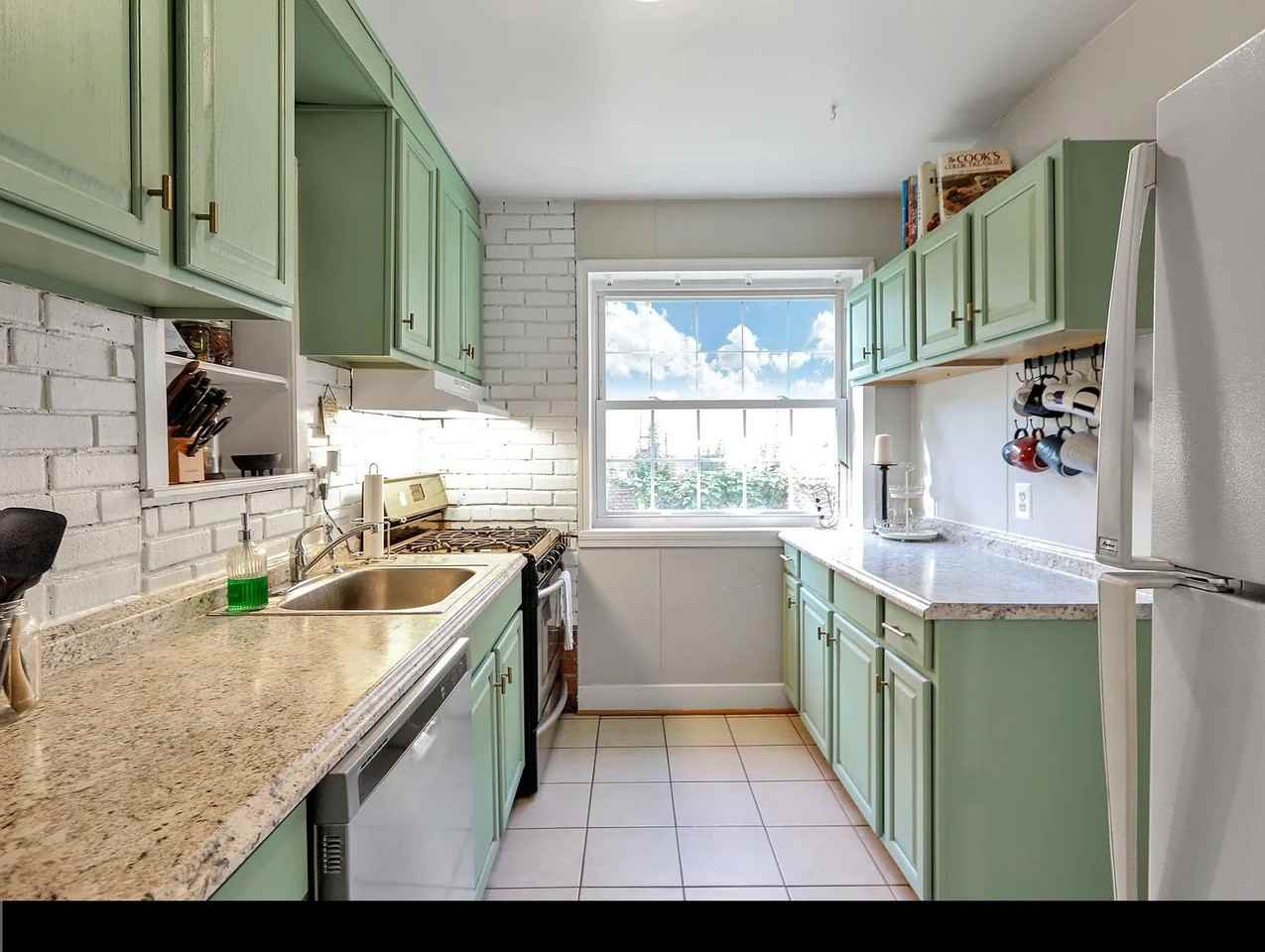 2327 Glendale Ter #2327 - Photo 4 of 18