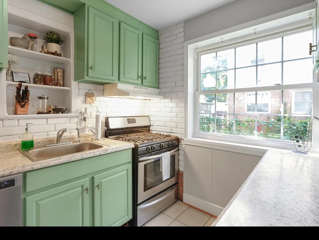 2327 Glendale Ter #2327 - Photo 5 of 18