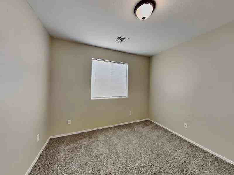 1618 E Harwell Rd #NA - Photo 4 of 16