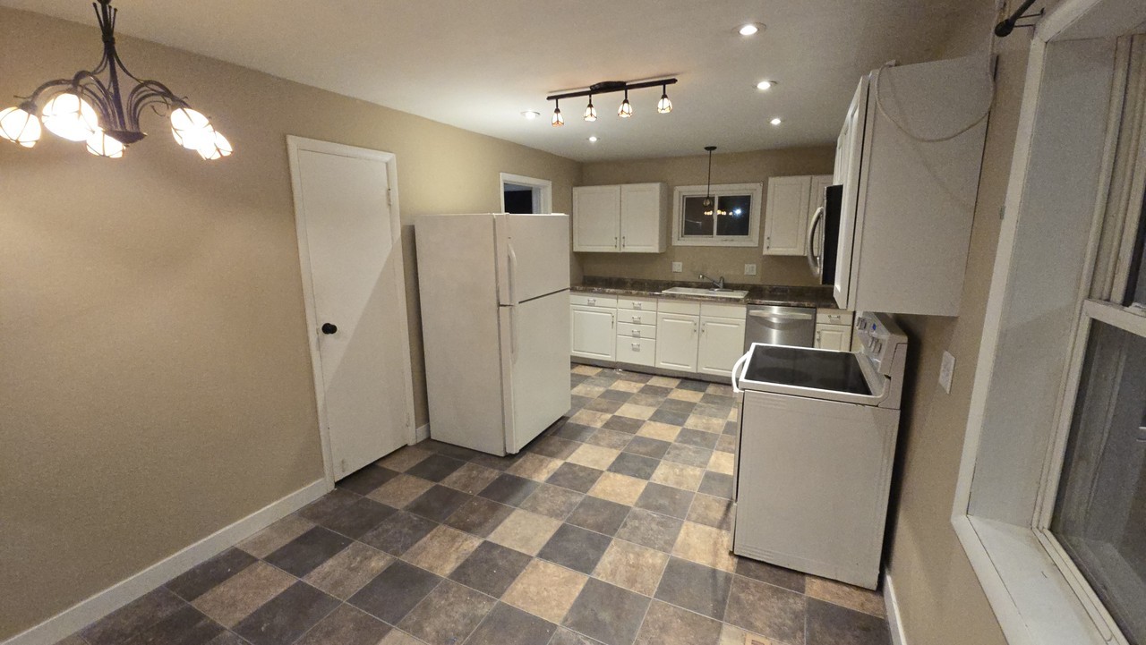 201 S Mcleansboro St #NA - Photo 5 of 10