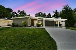 3909 N Clearfield Ave #2 - Photo 4 of 10