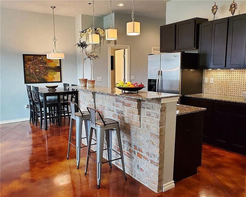 477 S Fretz Ave #477 - Photo 3 of 23