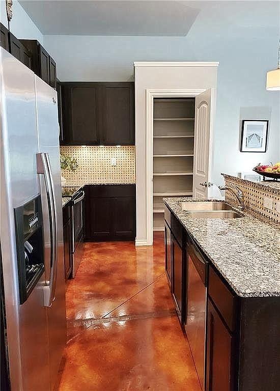 477 S Fretz Ave #477 - Photo 4 of 23