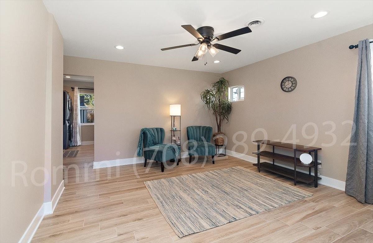 7528 Catalpa Ave #NA - Photo 2 of 19