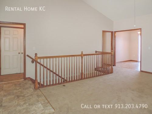 23504 W 74th Ter - Photo 4 of 24