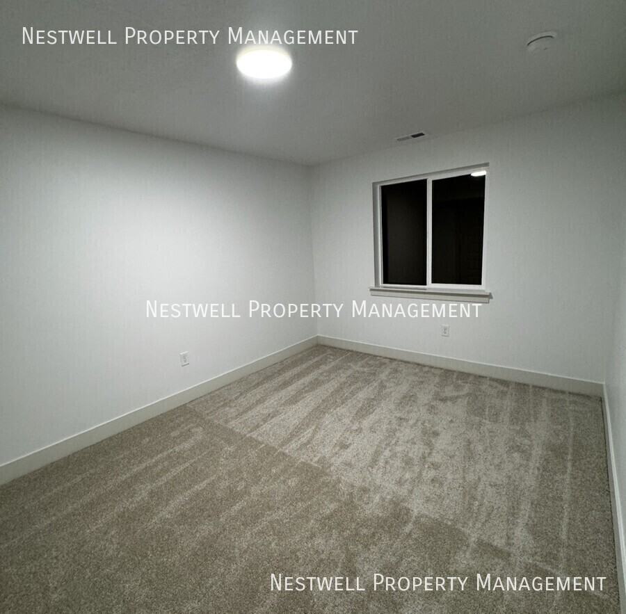 654 N Boseman Way - Photo 4 of 11