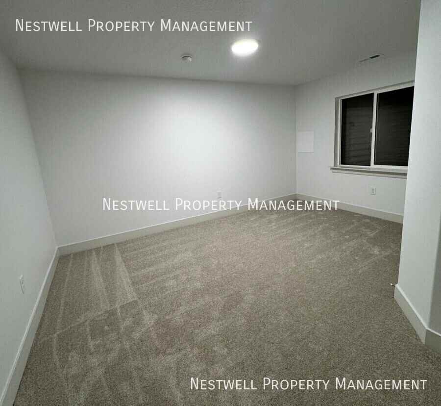 654 N Boseman Way - Photo 5 of 11