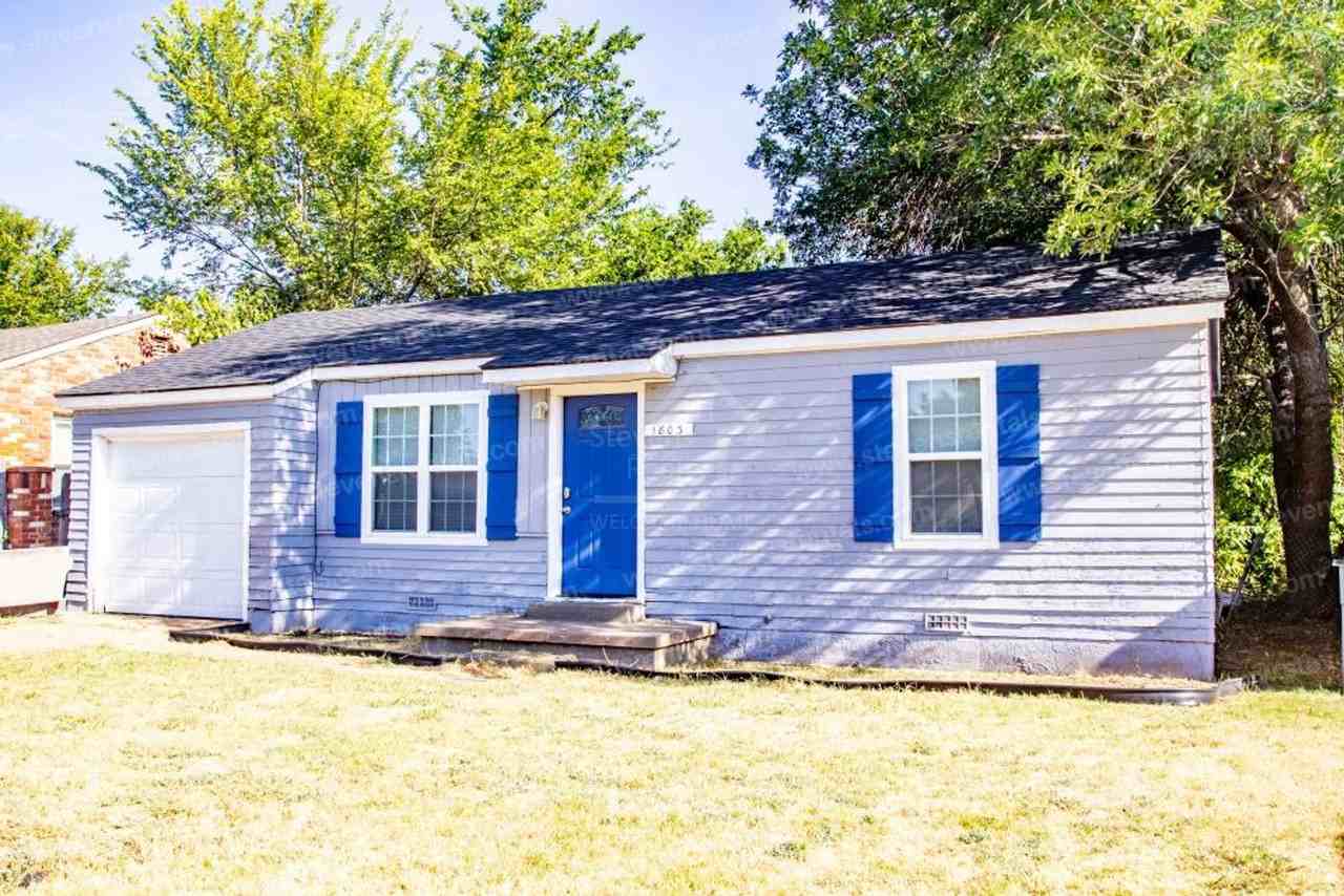 1803 Nw Lindy Ave - Photo 4 of 12