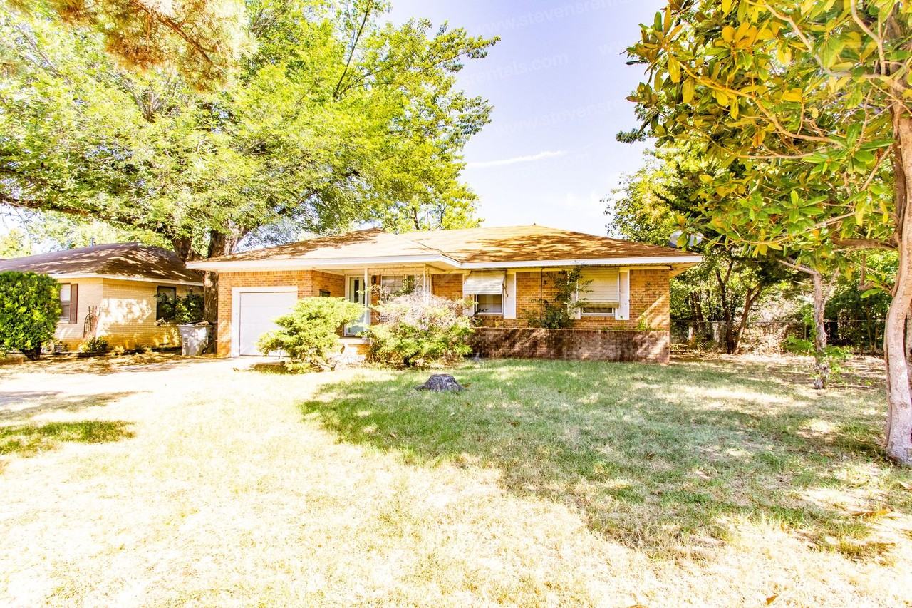 2205 Nw Smith Ave - Photo 7 of 33