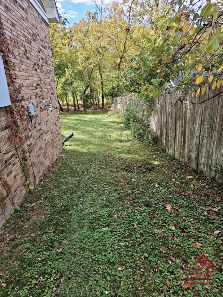 445 Rockwood Dr - Photo 5 of 14