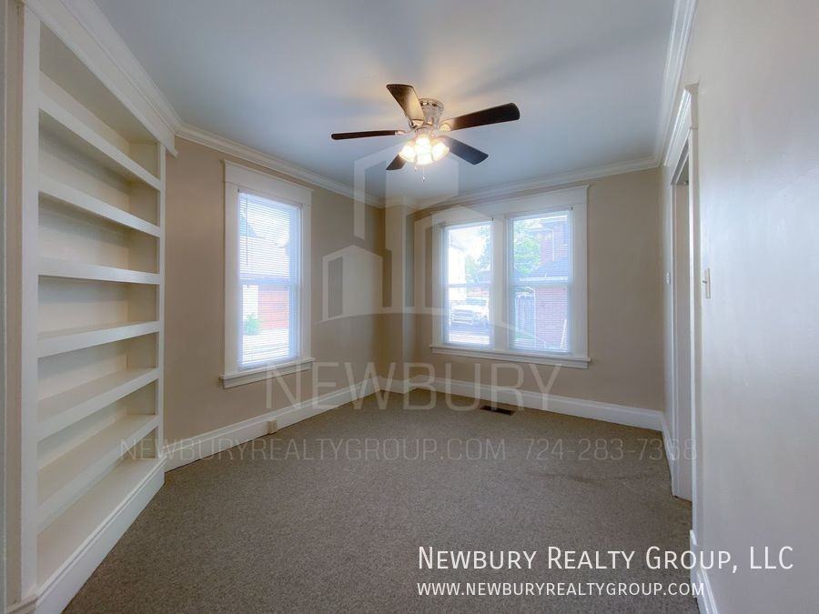 317 Wilson Ave - Photo 4 of 22