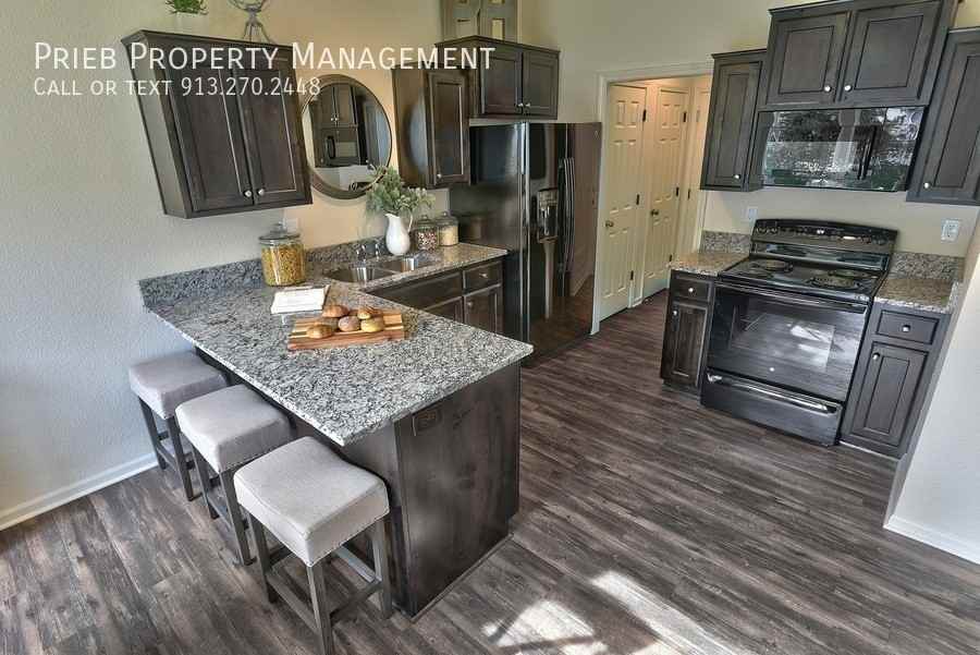 8844 8844 Inkster Street - Interior Unit #30 - Photo 7 of 34