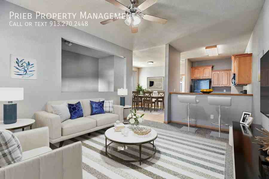 805 S Woodson Ct - Photo 3 of 11