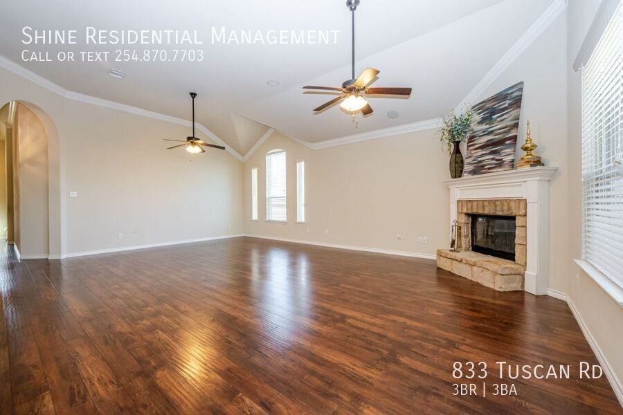 833 Tuscan Rd - Photo 5 of 19