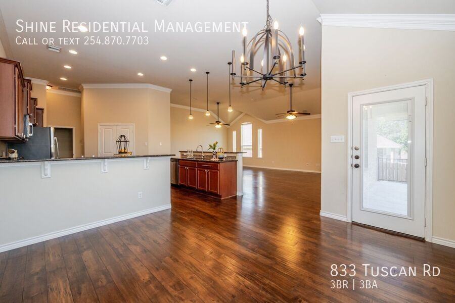 833 Tuscan Rd - Photo 6 of 19