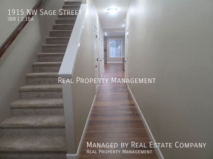 1915 Nw Sage St - Photo 4 of 32