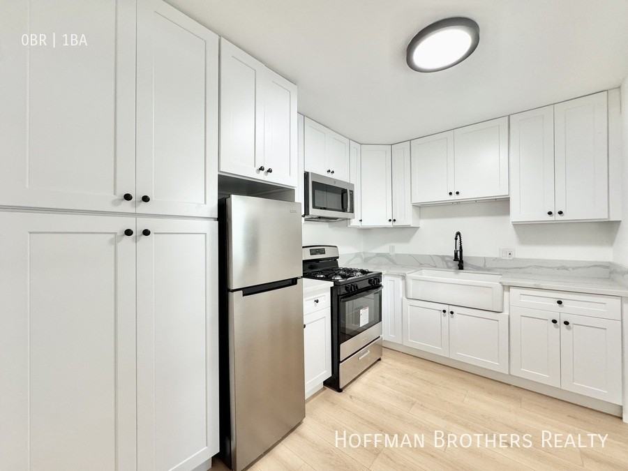 5723 Willowcrest Ave #3A