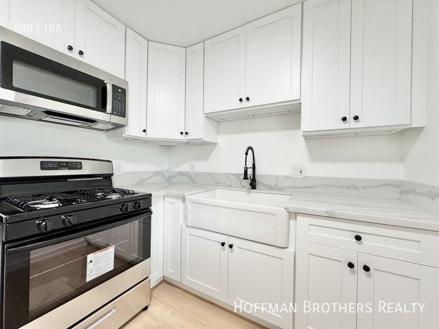 5723 Willowcrest Ave #3A - Photo 2 of 9