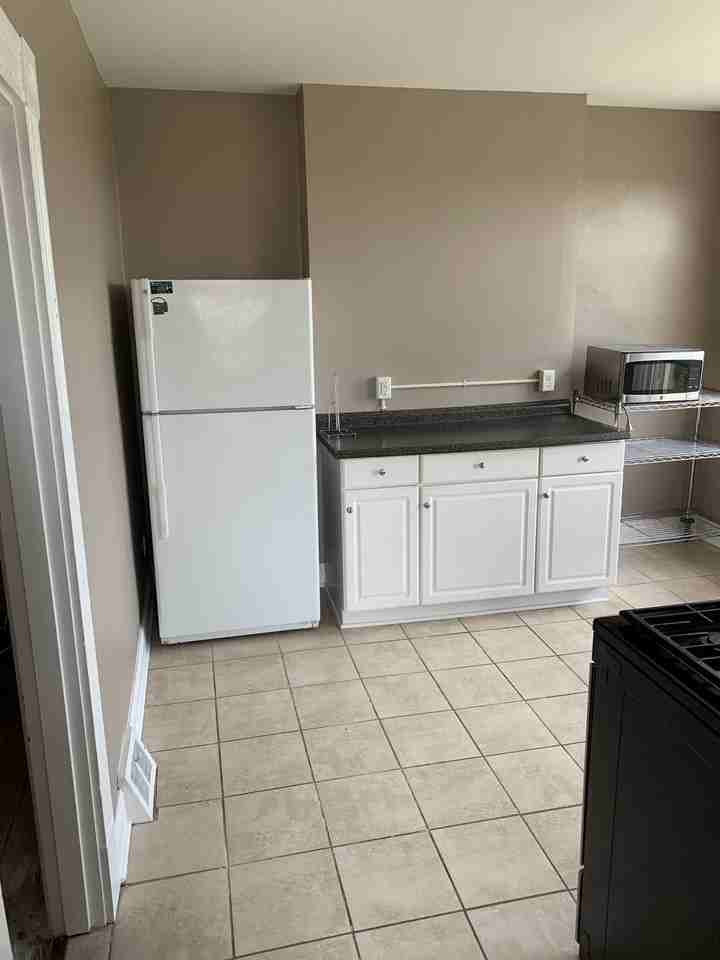2214 Arlington Ave - Photo 5 of 12