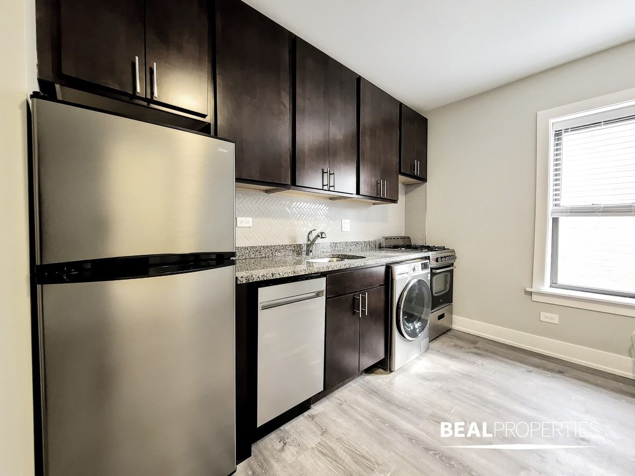 435 W Belden Ave #206 - Photo 2 of 8