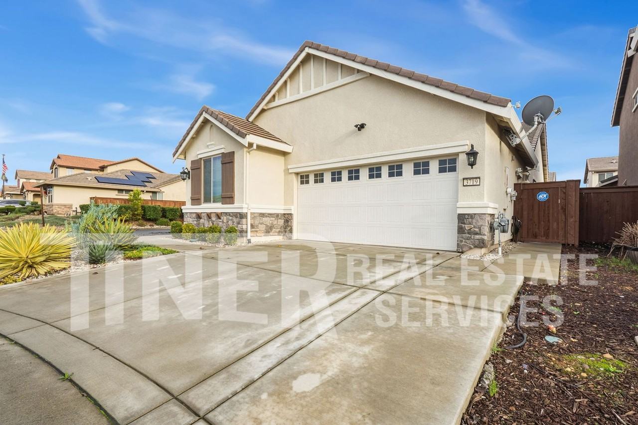 3719 Edington Dr - Photo 2 of 22