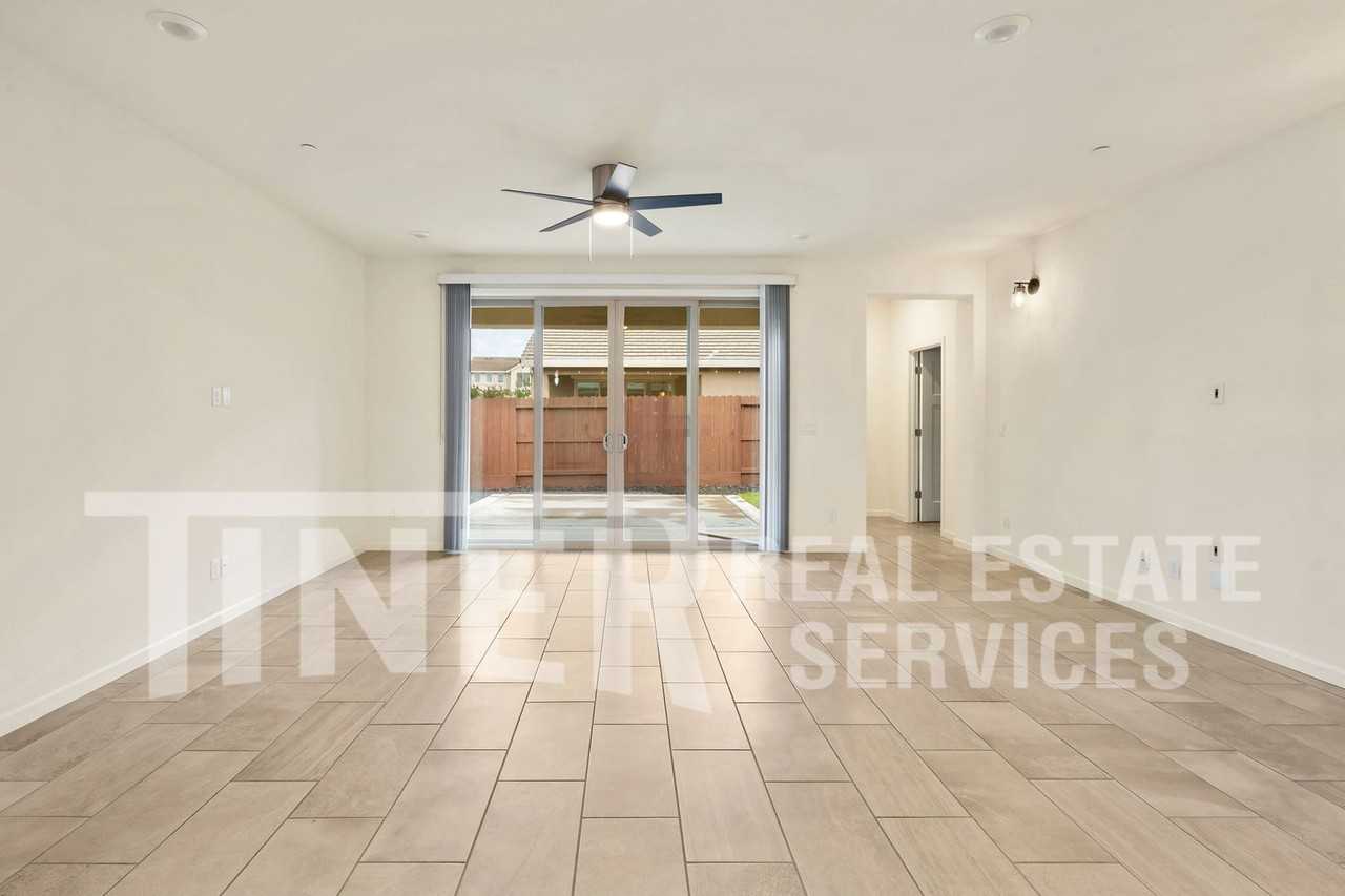 3719 Edington Dr - Photo 4 of 22