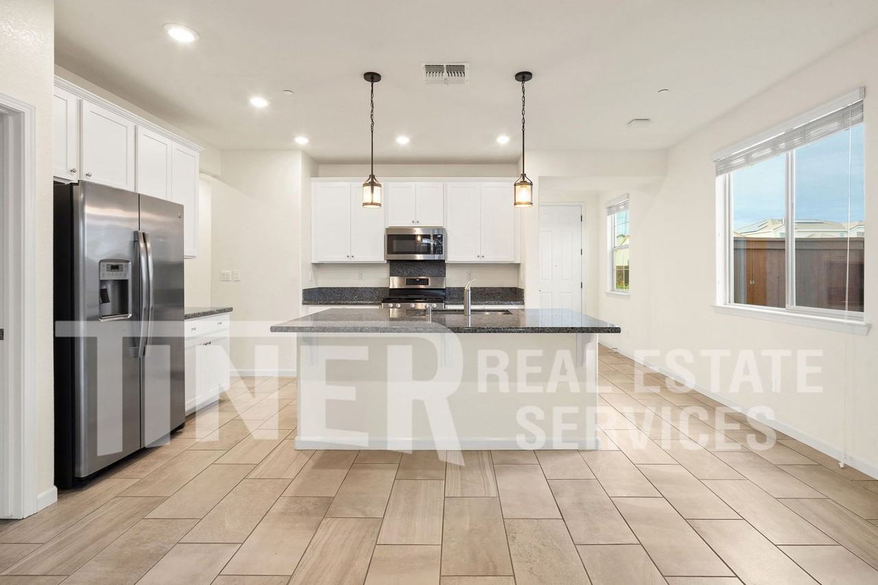 3719 Edington Dr - Photo 7 of 22